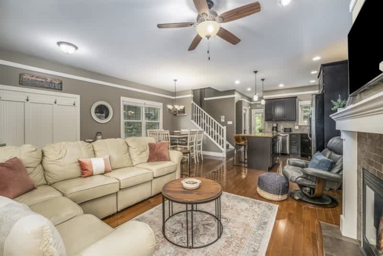 Blue Haven’s living room and open kitchen